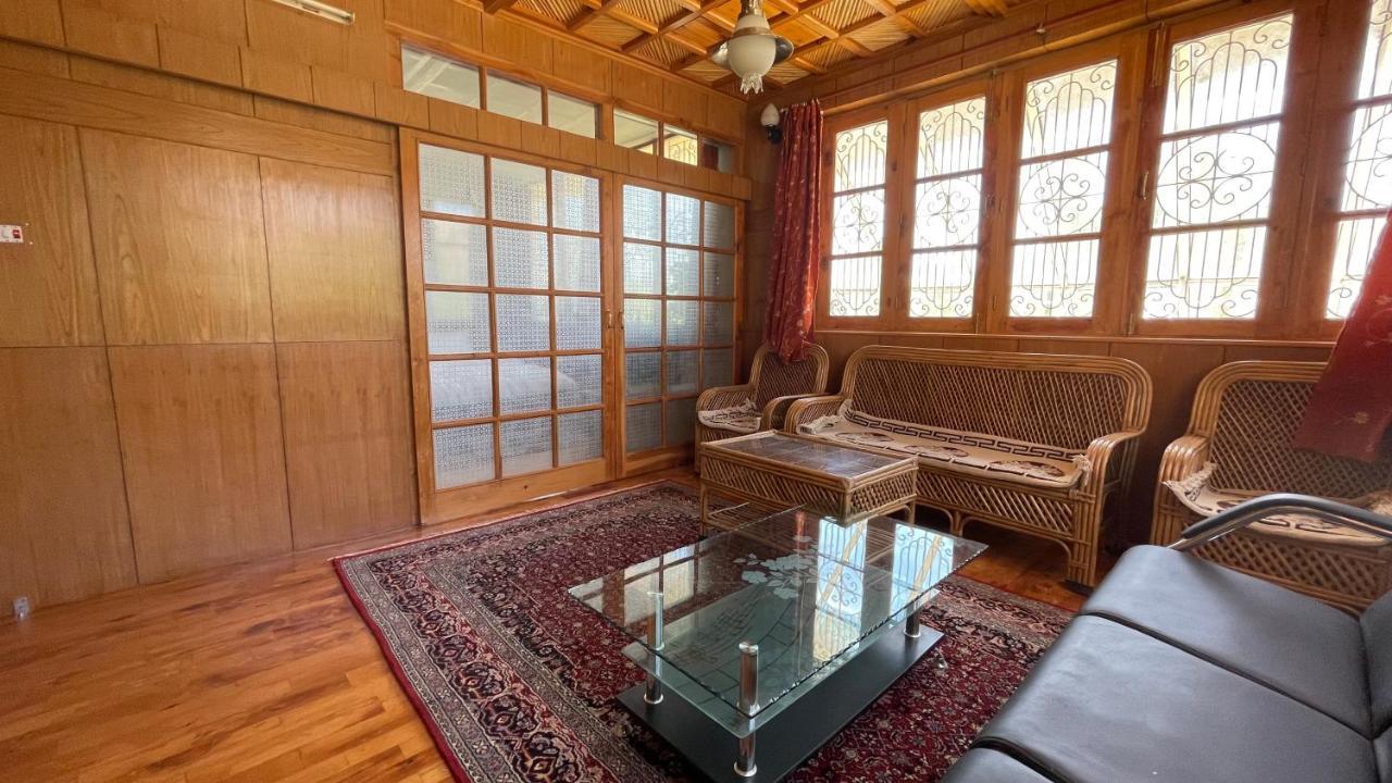 The Willow House เลห์ ภายนอก รูปภาพ