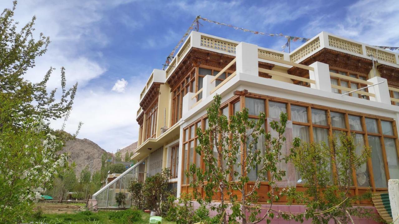 The Willow House เลห์ ภายนอก รูปภาพ
